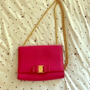 Ferragamo miss vara shoulder bag with chain